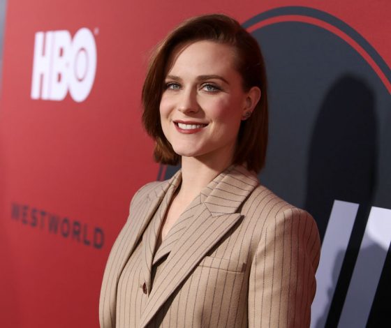 Кто заработал на голливудском секс-скандале?