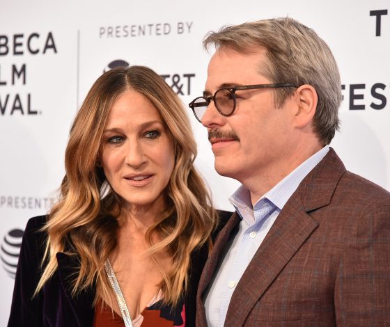 Вместе 23 года: Сара Джессика Паркер с мужем Мэттью Бродериком отправились на выходные в загородный дом в Хэмптонсе