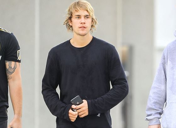 Джастин Бибер сыграл в футбол и… разделся!