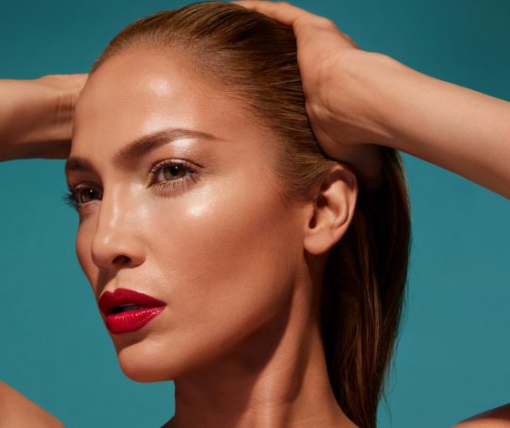 Дженнифер Лопес выпускает свою линию косметики. Где ее можно будет купить?