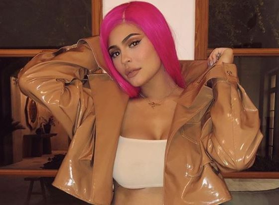 Кайли и Трэвис на свидании. У Дженнер новая прическа!