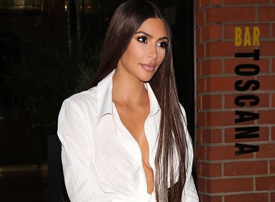 Ее невозможно не заметить: Ким Кардашьян с детьми и сестрой в Диснейленде