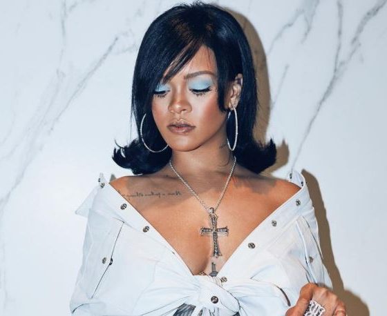 Цифра дня: за сколько продали платье Рианны?