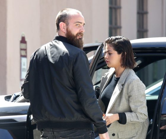 Вслед за Бибером: Селена Гомес в компании неизвестного мужчины