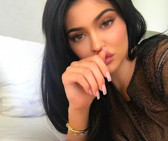 Цифра дня: сколько зарабатывает Кайли Дженнер за один пост в Instagram?