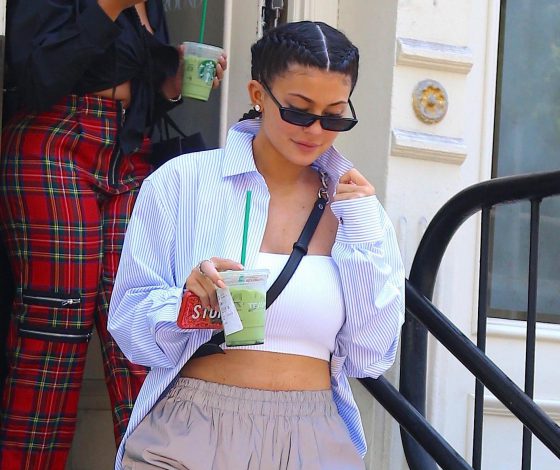 Какая прелесть: чехол Кайли Дженнер с именем дочки