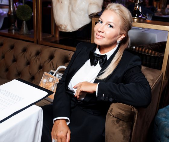 Анна Цуканова-Котт, Ирина Хакамада и Екатерина Одинцова на благотворительном вечере