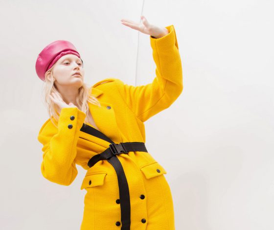 Яркие шубы, свитшоты и аксессуары в осенней коллекции DOKUCHAEVA