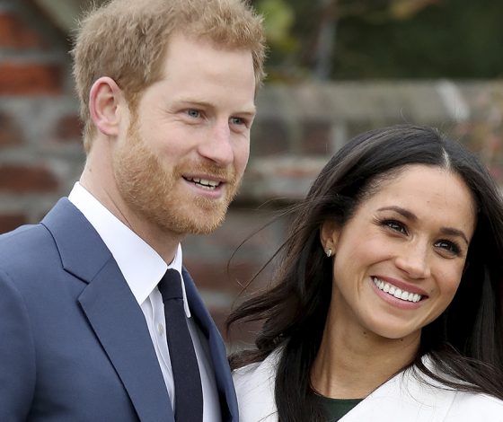 Спалились: гости свадьбы Гарри и Меган продают памятные подарки на eBay