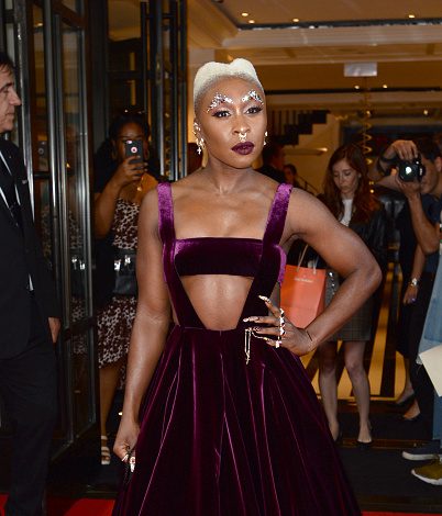 Самый сложный маникюр Met Gala. Ты не поверишь: на него потратили два дня!