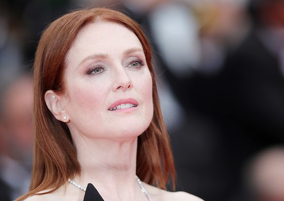 Как 63-летняя Джулианна Мур покорила всех на влиятельной кинопремии? Ответ – благодаря своему платью