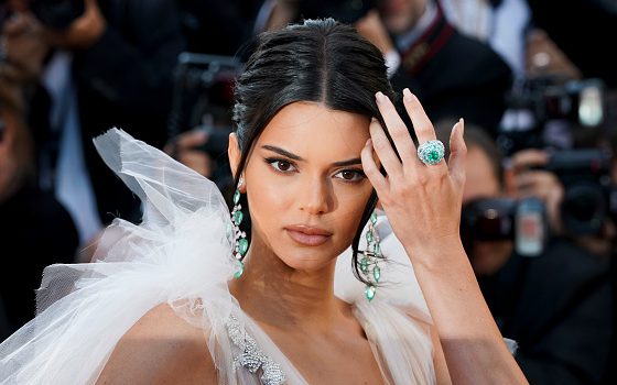 30 аксессуаров для твоего выпускного