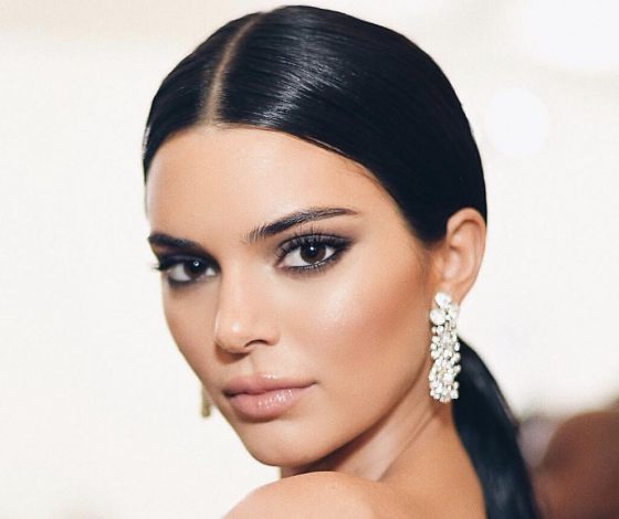 5 бюджетных бьюти-средств, которые обожают звезды