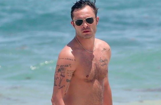 У него все хорошо. Эд Вествик отдыхает на пляже в Мексике