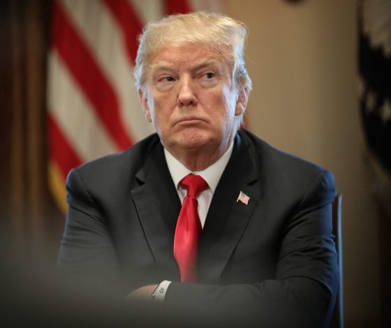 Суд запретил Трампу блокировать пользователей в Twitter! Крисси Тейген счастлива