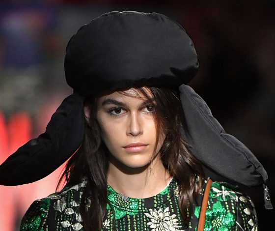 Все образы показа круизной коллекции Prada уже здесь