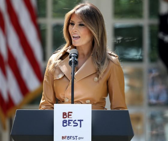 Новый выход Мелании Трамп: сколько стоит жакет первой леди?