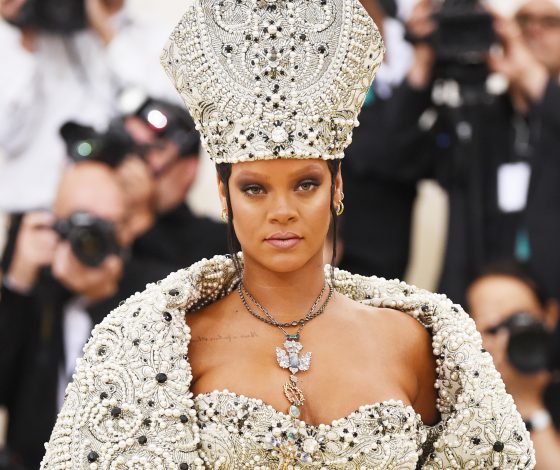 Met Gala 2018: лучшие мемы с Рианной