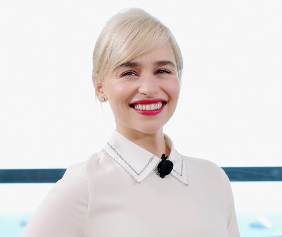 Фото дня: звезда «Игры престолов» Эмилия Кларк целуется с новым парнем