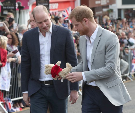 Последний выход принца Гарри перед свадьбой! Как он пошутил?