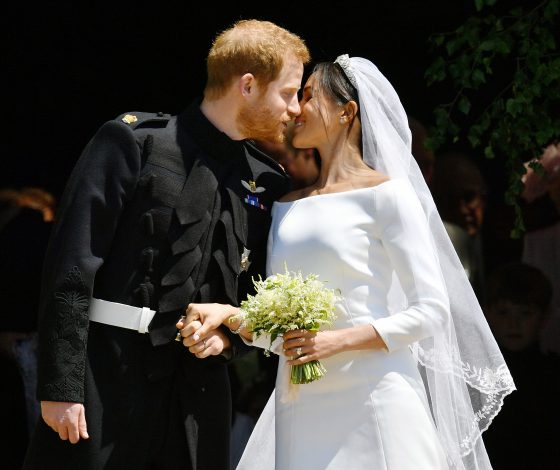 Бьюти-блогер нарисовала на себе свадебный поцелуй Гарри и Меган!