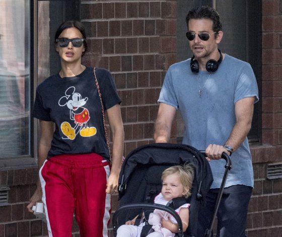 Любимая семья: Ирина Шейк и Брэдли Купер гуляют с дочкой в Нью-Йорке