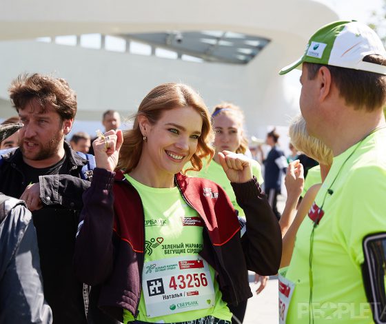 Водянова, Брежнева и Летучая пробежали благотворительный Зеленый марафон «Бегущие сердца»