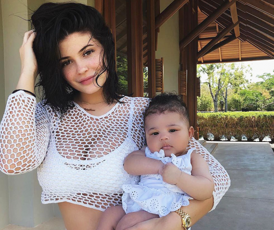 В Сети уверены: настоящий отец дочки Кайли Дженнер- охранник звезды!