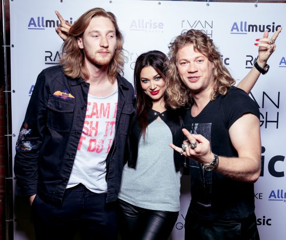 Младший брат Тимати, Арсений Бородин и Роман Архипов на презентации музыкальной компании All Music