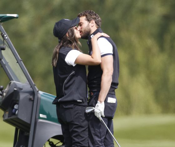 Романтика! Выход Джейми Дорнана с женой