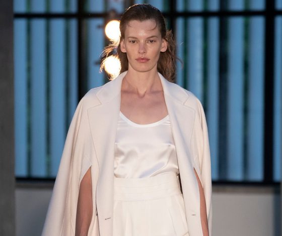 Платья, пальто и большие сумки в круизной коллекции Max Mara