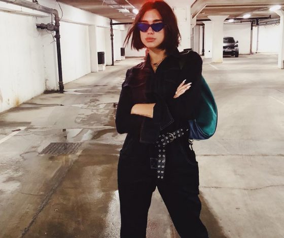 Сколько стоит: комбинезон Дуа Липы