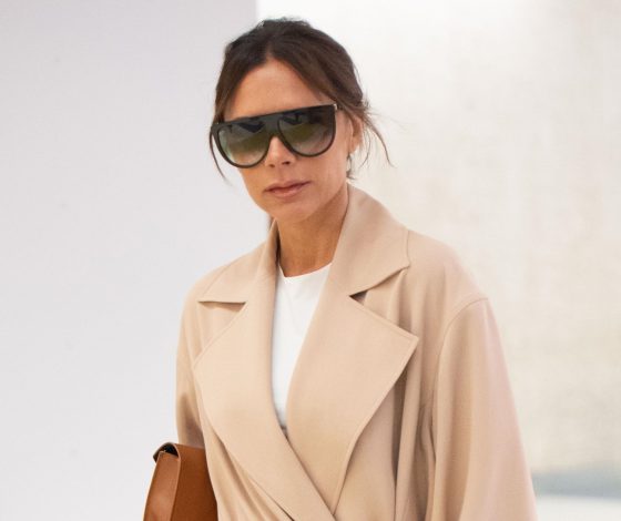 Что надеть в самолет? Учимся у Виктории Бекхэм!