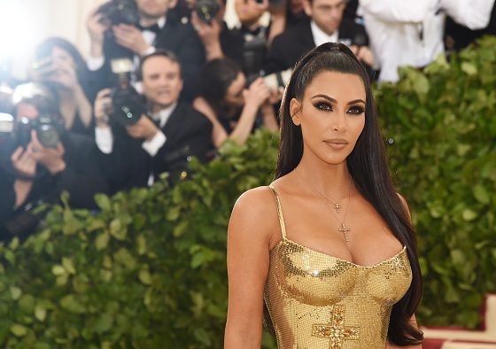 Любимые духи знаменитостей. Чем пользуются Ким Кардашьян, Виктория Бекхэм и другие?