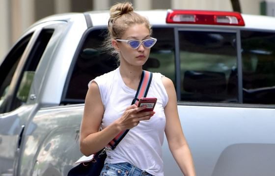 Летние образы сестер Хадид: голосуй, кто круче!