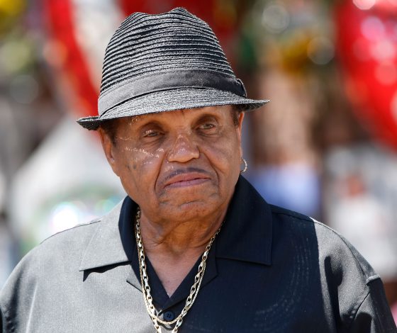 Умер отец Майкла Джексона. Вспоминаем все скандалы семьи