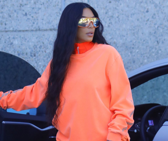 Учимся у лучших: как носить яркие цвета этим летом?