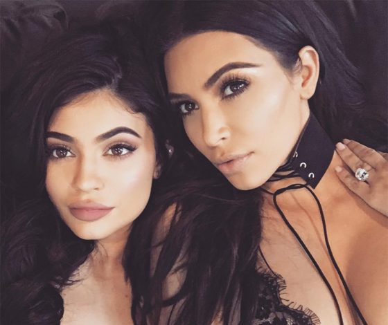 Кто из звездных сестер сексуальнее? Голосуй!