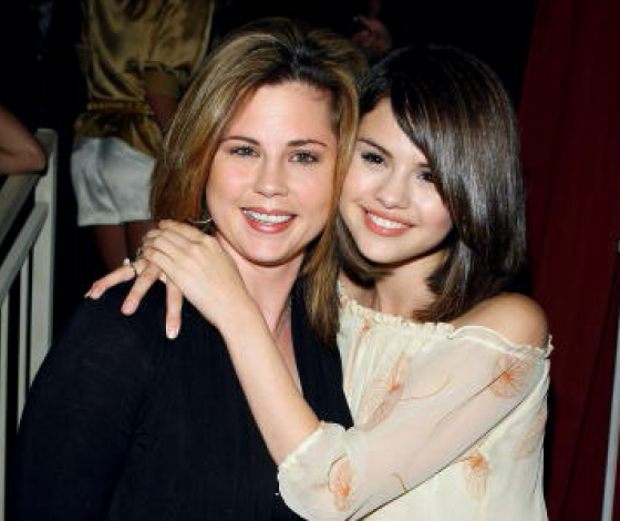 Мама Селены Гомес заступилась за дочку перед Стефано Габбана!