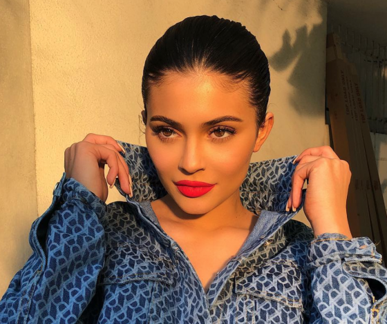 Как выглядит Кайли Дженнер без макияжа?