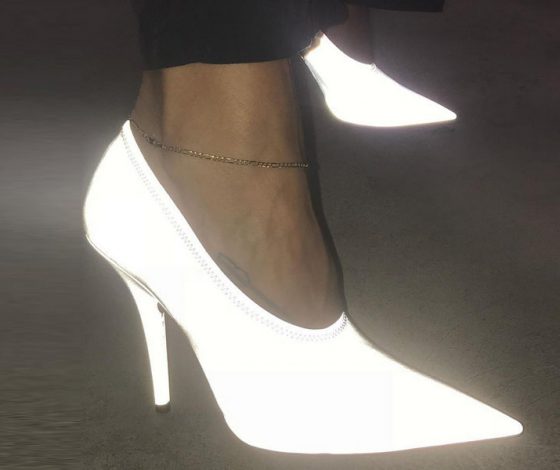 Yeezy Vs. Vetements: светящиеся туфли. Чьи круче?