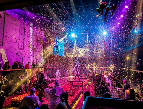 WOW Dinner Show Restaurant Bar & Club: джаз-кабаре. Это надо видеть!