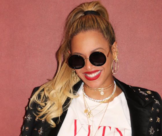 Бейонсе с близнецами. Певица больше не скрывает их лица!