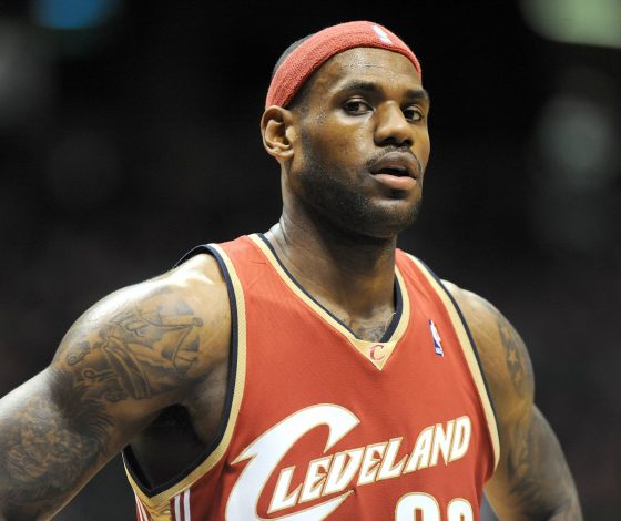 Цифра дня: сколько Леброн Джеймс получил за переход в Lakers?