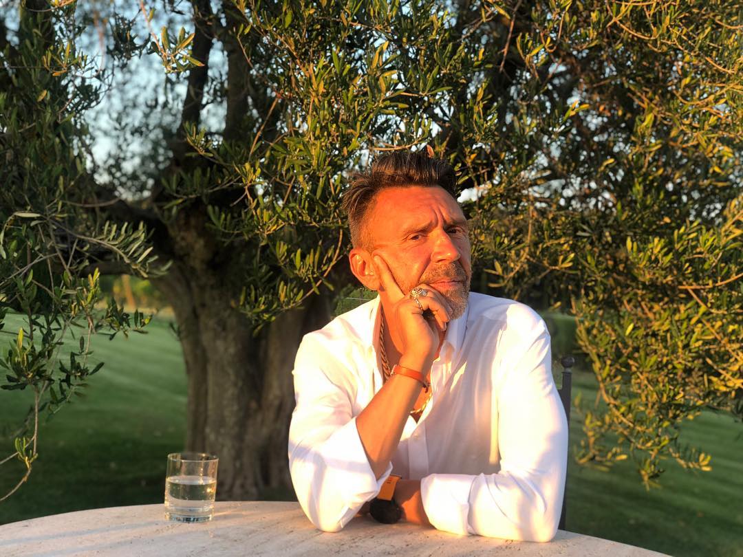 шнур ленинград 2022. шнуров депутат госдумы. сергей шнуров gq. шнуров. какую должность занимает шнуров.