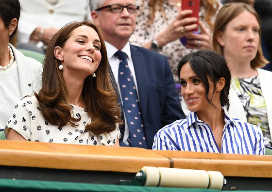 Сила визуализации: в Сети вспоминают архивный снимок Меган Маркл с Кейт Миддлтон