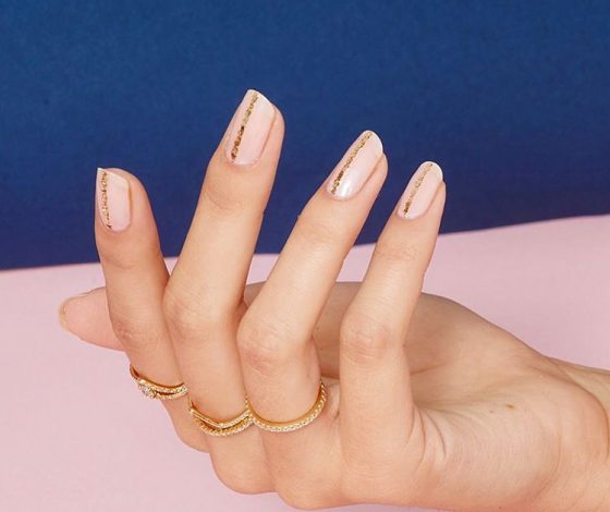 Стильно и просто: маникюр, который подойдет под любой образ