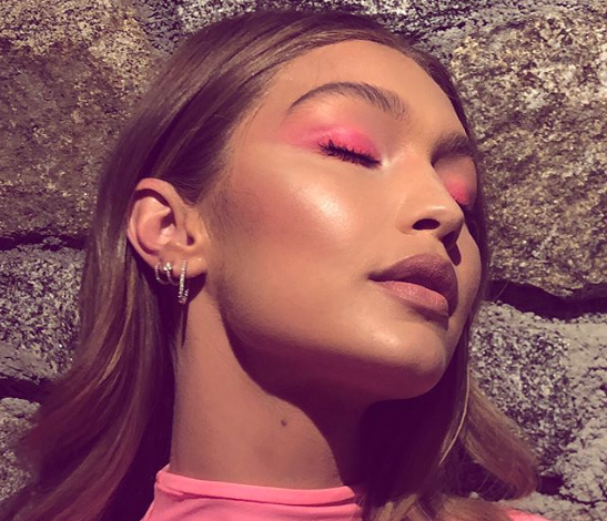 Макияж с ярким акцентом на глаза: вдохновляемся звездами!