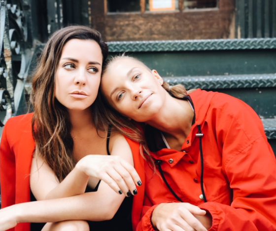 Новый клип #2Маши «Красное белое»: сексуальный полицейский, съемки в Нью-Йорке и эксклюзивный бэкстейдж