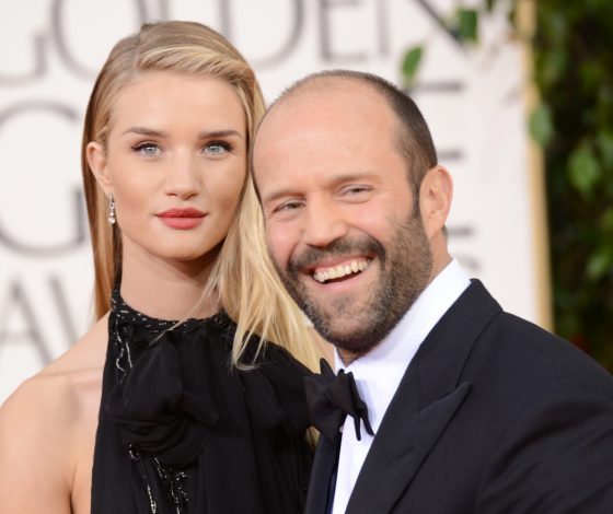 Роузи, куда ты смотришь! Что делает Джейсон Стэтхем пока его девушка не видит?